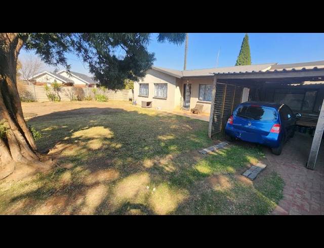 5 BEDROOM HOUSE FOR SALE IN VAN DYK PARK